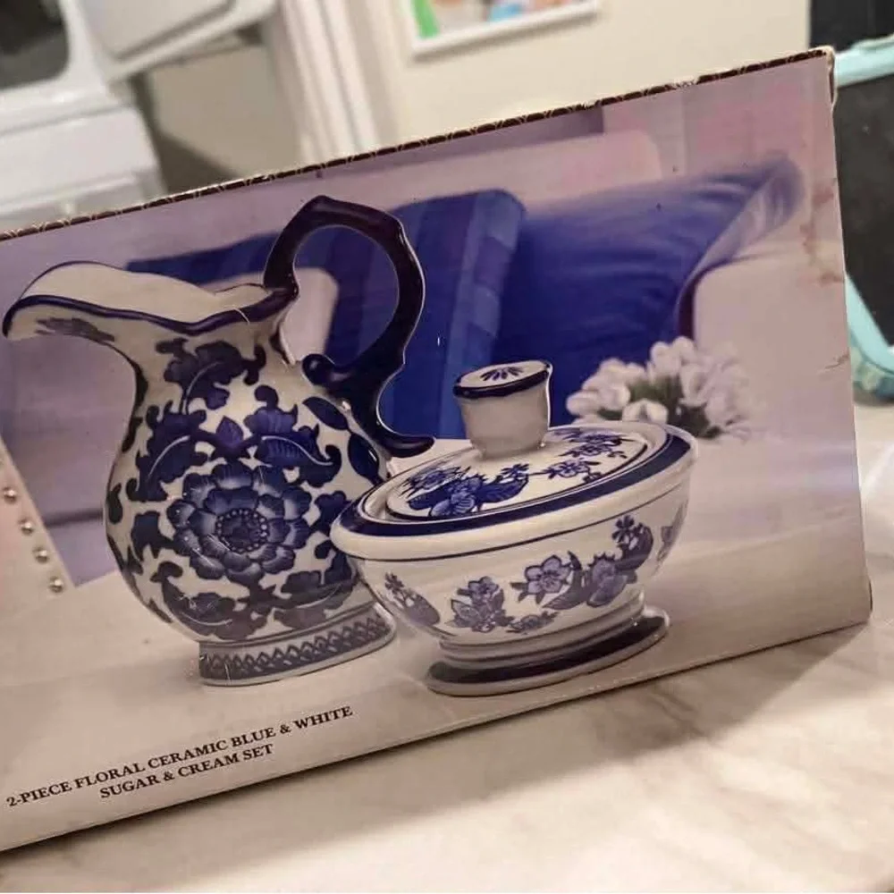Floral Ceramic Blue & White Sugar and Cream Set - Picture 3 of 3